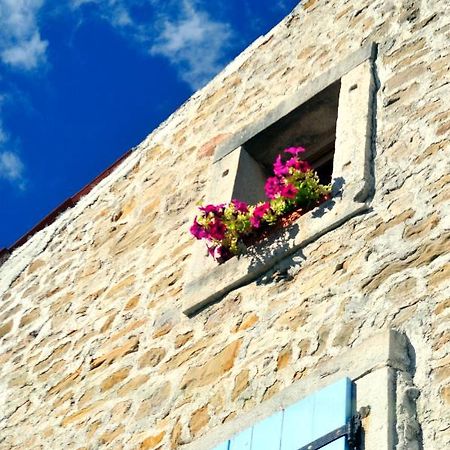 Ruine-Motovun Kh Exterior foto