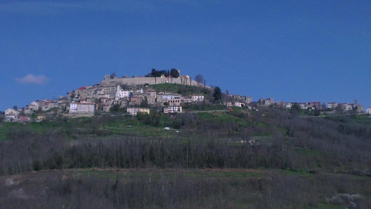 Ruine-Motovun Kh Exterior foto